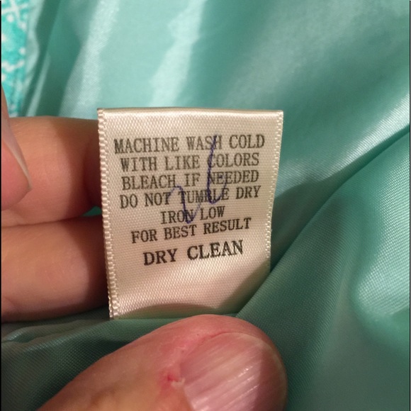 Beautiful textured shorts by Very J size Large - Picture 4 of 7